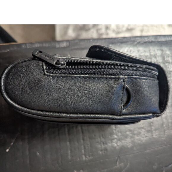 Kyocera Finecam L3v 3.2MP Digital Camera – Silver – For Parts/Repair with Case - Picture 7 of 8